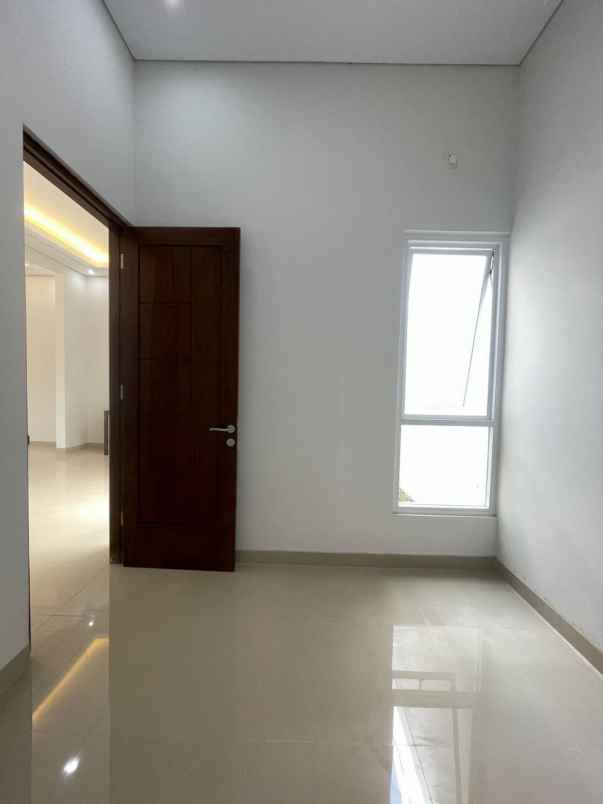dijual rumah jalan kaliurang km 10