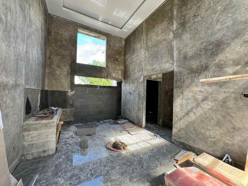 dijual rumah jalan kaliurang km 12 5