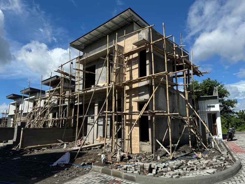 dijual rumah jalan kaliurang km 12 5