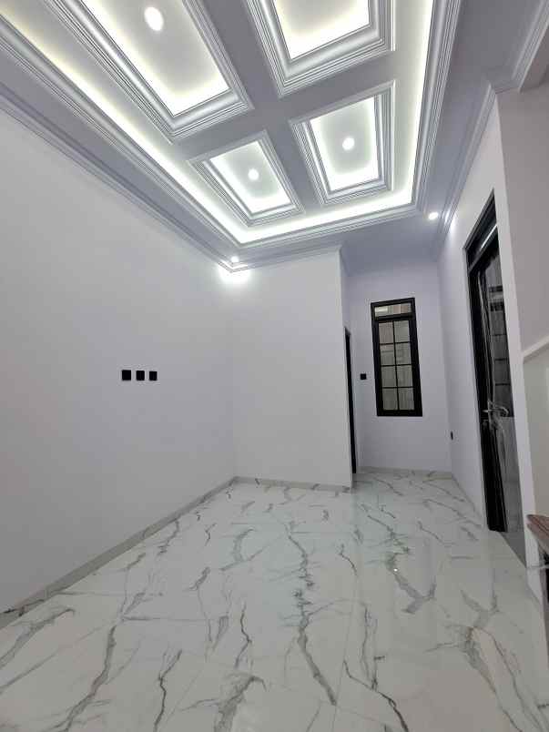 dijual rumah jalan kecapi jagakarsa