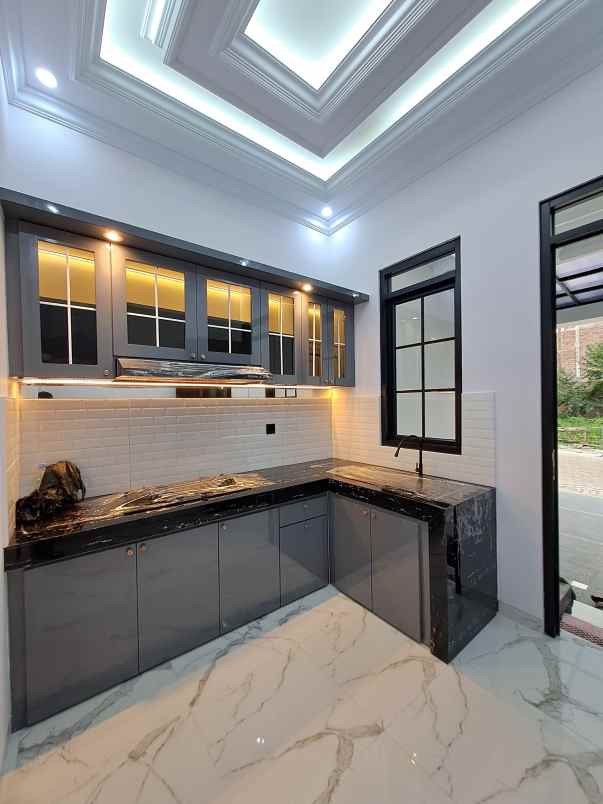 dijual rumah jalan kecapi jagakarsa