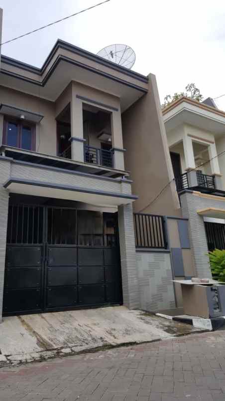 dijual rumah jalan mulyosari prima