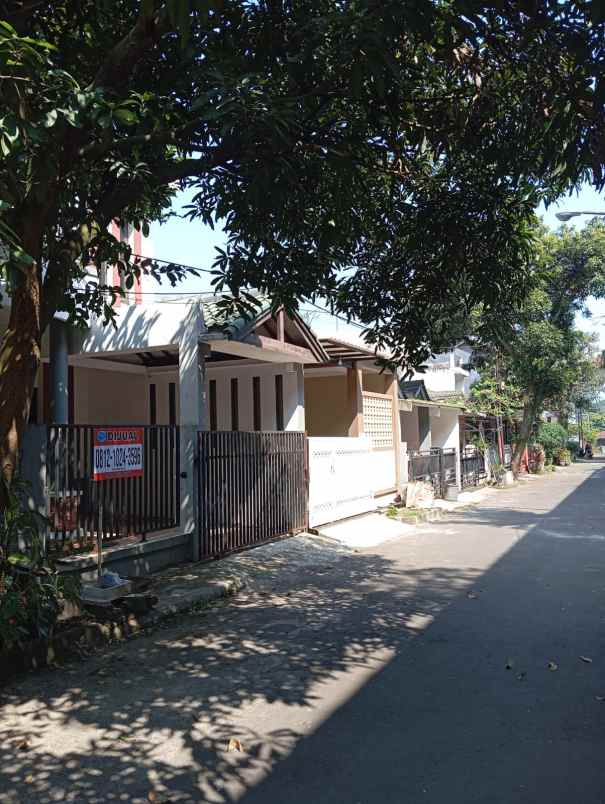 dijual rumah jalan pondok mas