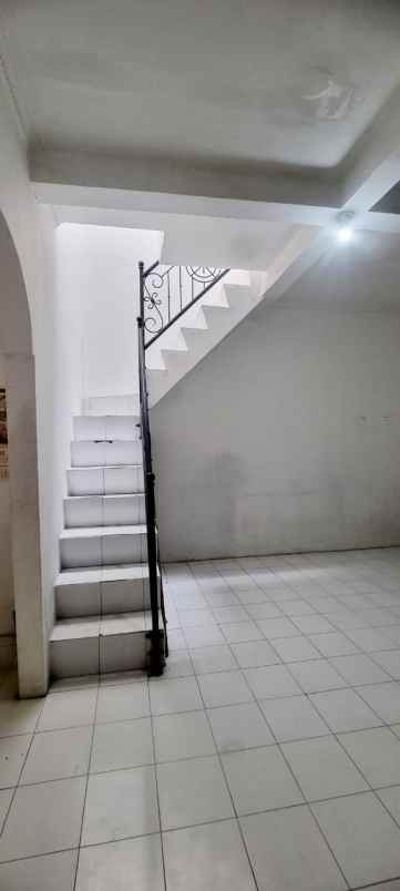 dijual rumah jalan pondok mas