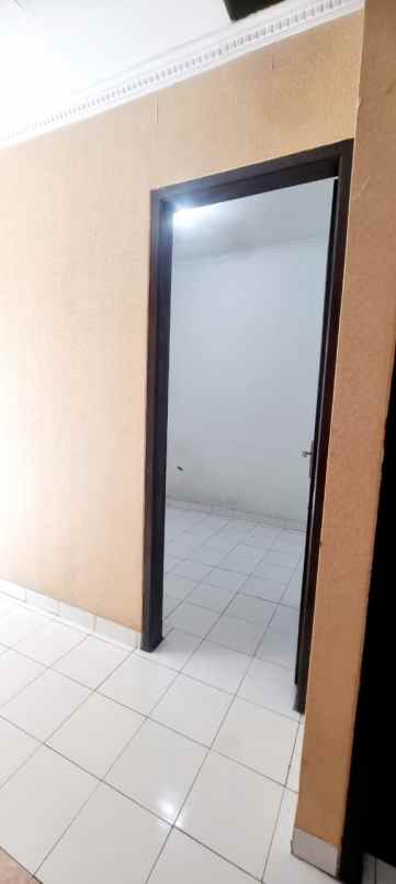 dijual rumah jalan pondok mas