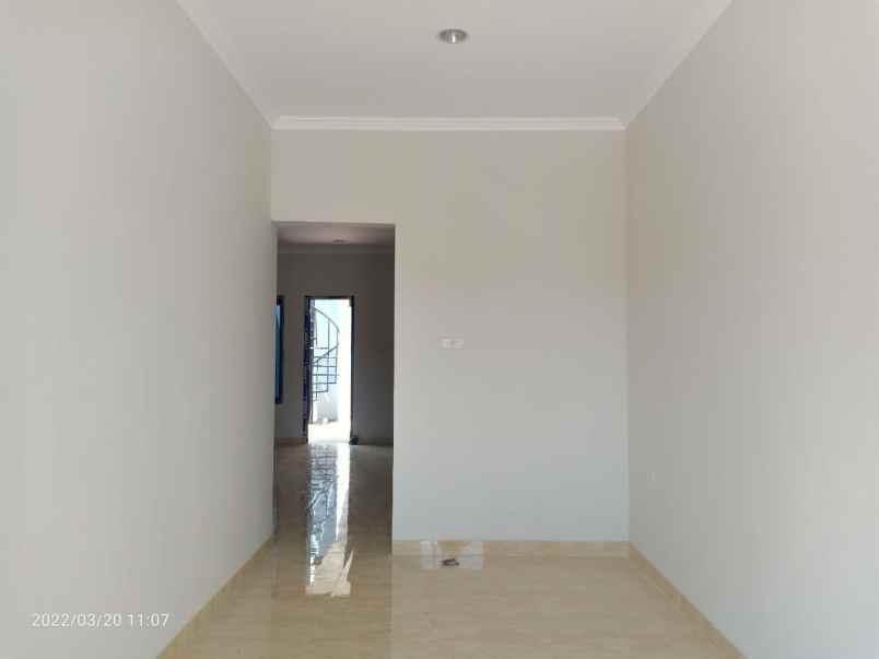 dijual rumah jalan ratna