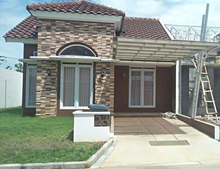 dijual rumah jalan raya perocbaan cileunyi