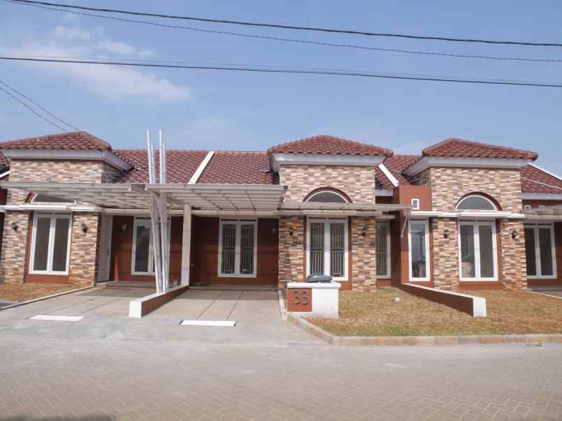 dijual rumah jalan raya perocbaan cileunyi