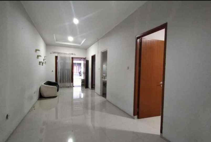 dijual rumah jalan raya pinang pamulang