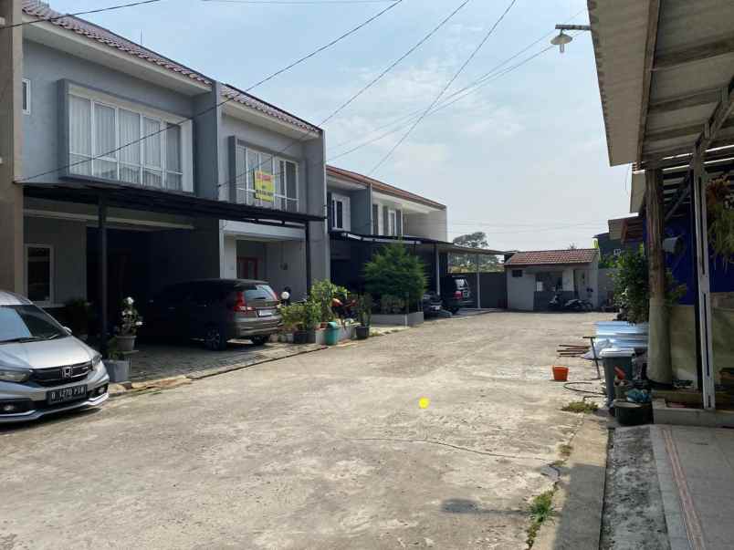 dijual rumah jalan raya pinang pamulang