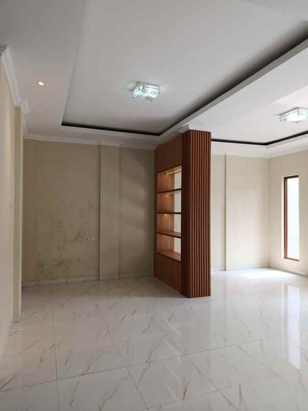 dijual rumah jalan raya umbul permai