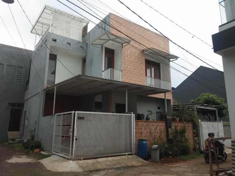 dijual rumah jalan raya villa mutiara