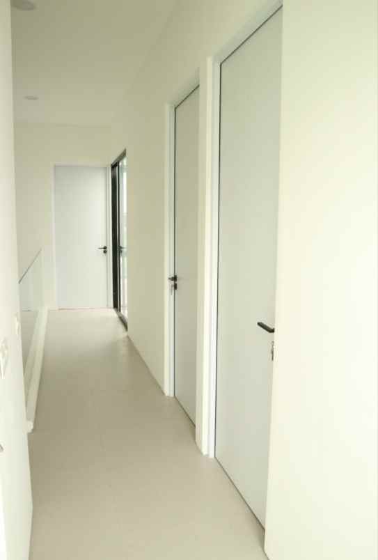 dijual rumah jalan wiyung praja