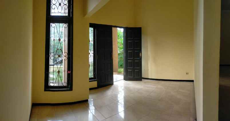 dijual rumah jambangan