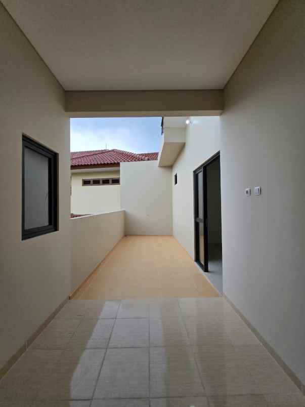 dijual rumah jatibening