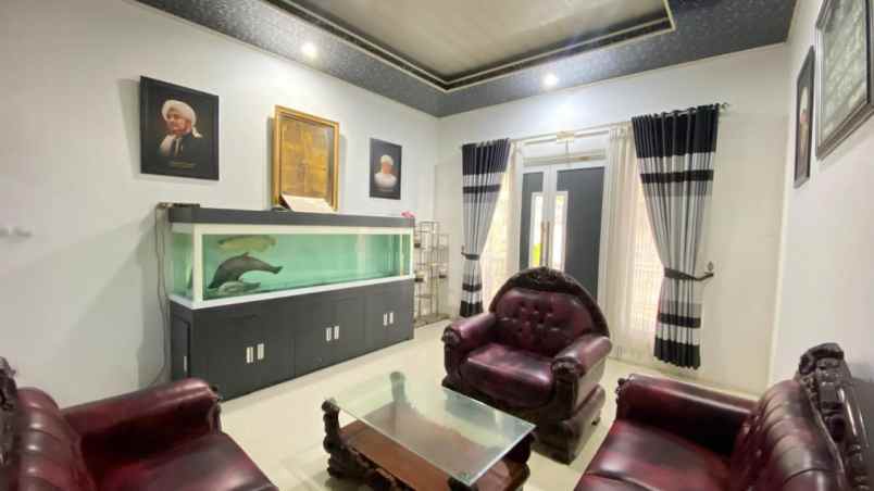 dijual rumah jatiemdah