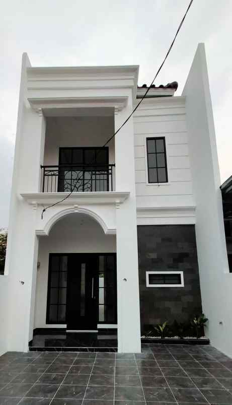 dijual rumah jl adhikarya 2 rangkapan