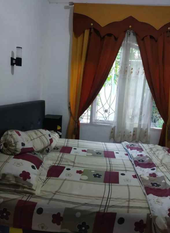 dijual rumah jl bukit barisan