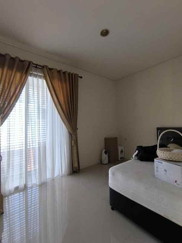 dijual rumah jl cigadung tengah dago