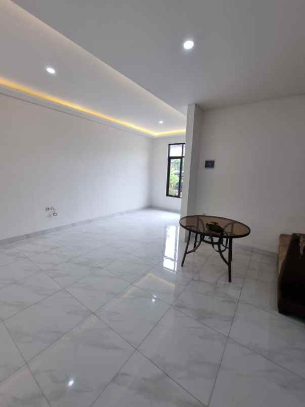 dijual rumah jl cinere raya cinere depok