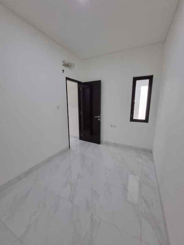 dijual rumah jl cinere raya cinere depok