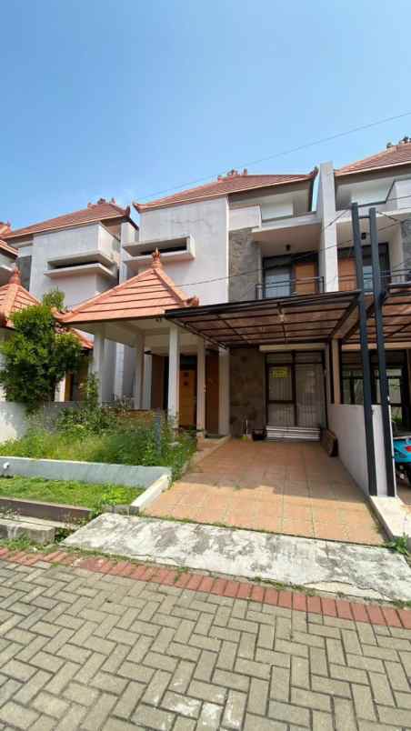 dijual rumah jl cipamokolan riung bandung