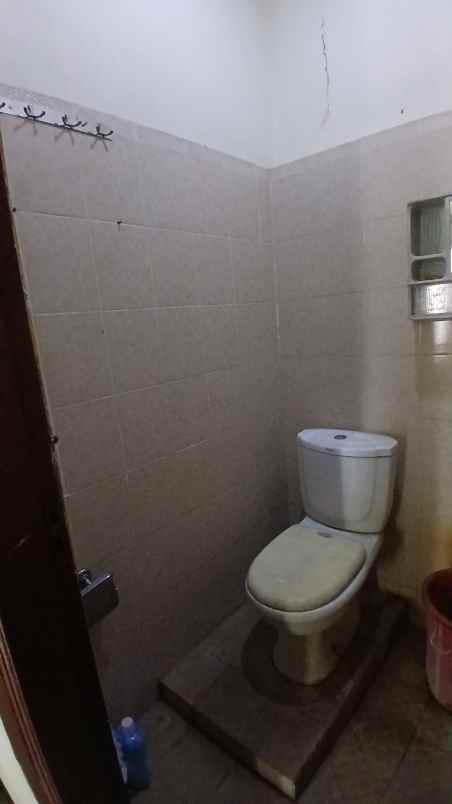 dijual rumah jl cisaranten baru