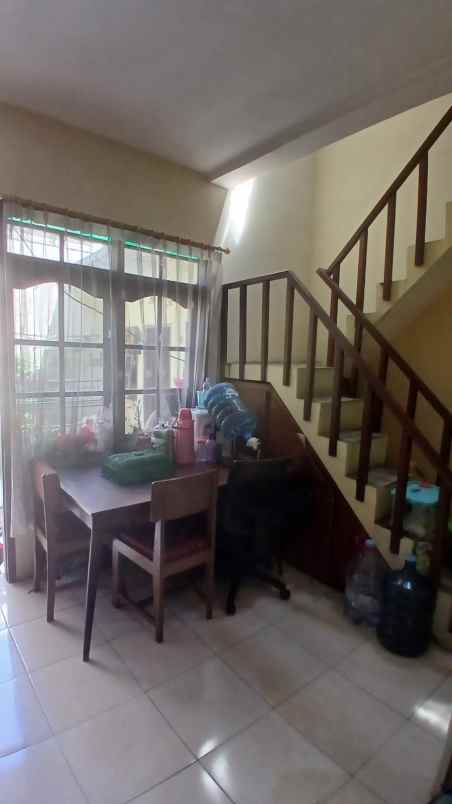 dijual rumah jl cisaranten baru