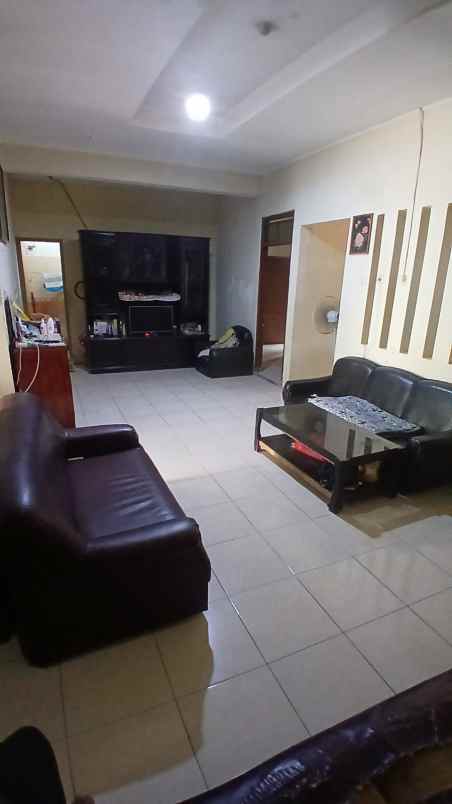 dijual rumah jl cisaranten baru