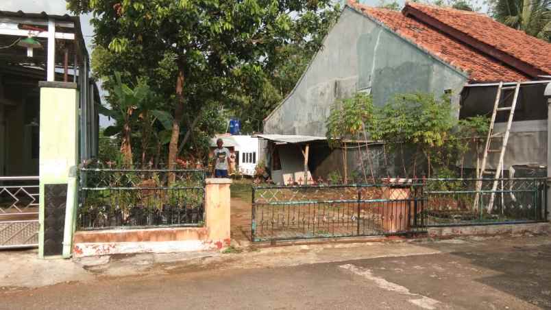 dijual rumah jl daeng sutigna desa