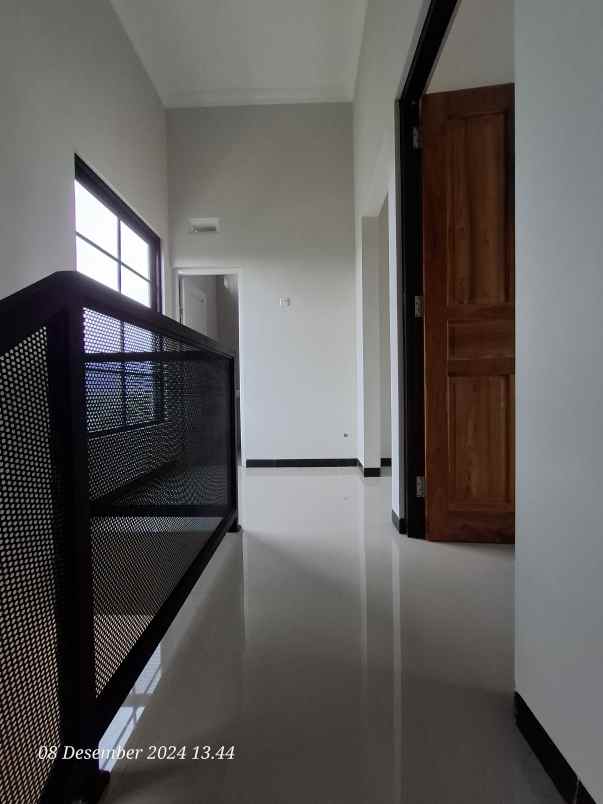 dijual rumah jl dawung