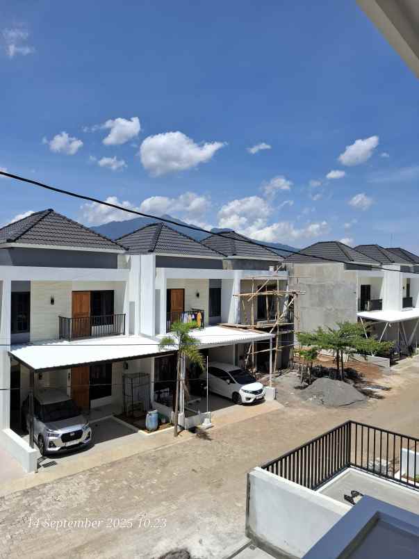 dijual rumah jl dawung