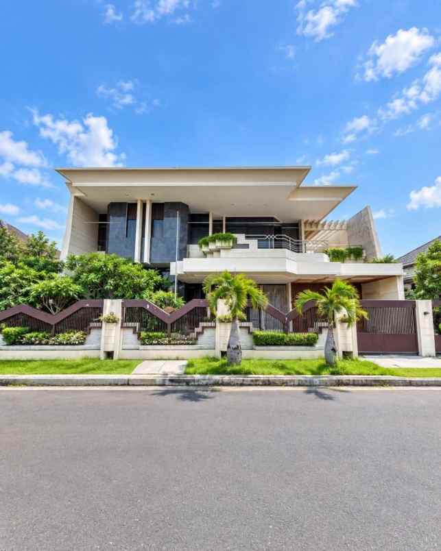 dijual rumah jl dharmahusada indah