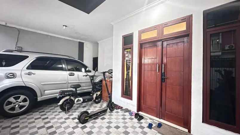 dijual rumah jl gading raya pondok