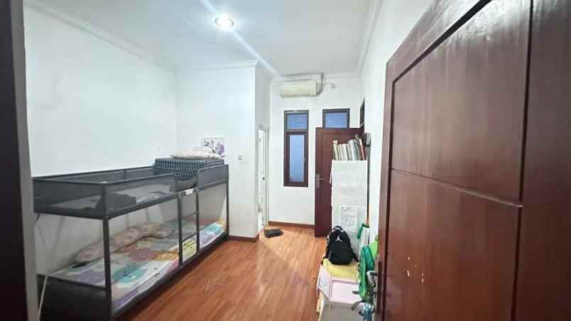 dijual rumah jl gading raya pondok