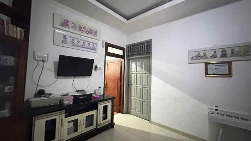 dijual rumah jl gading raya pondok