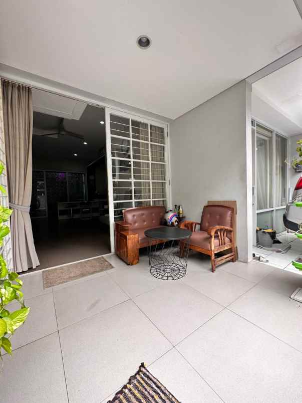 dijual rumah jl gatot subroto