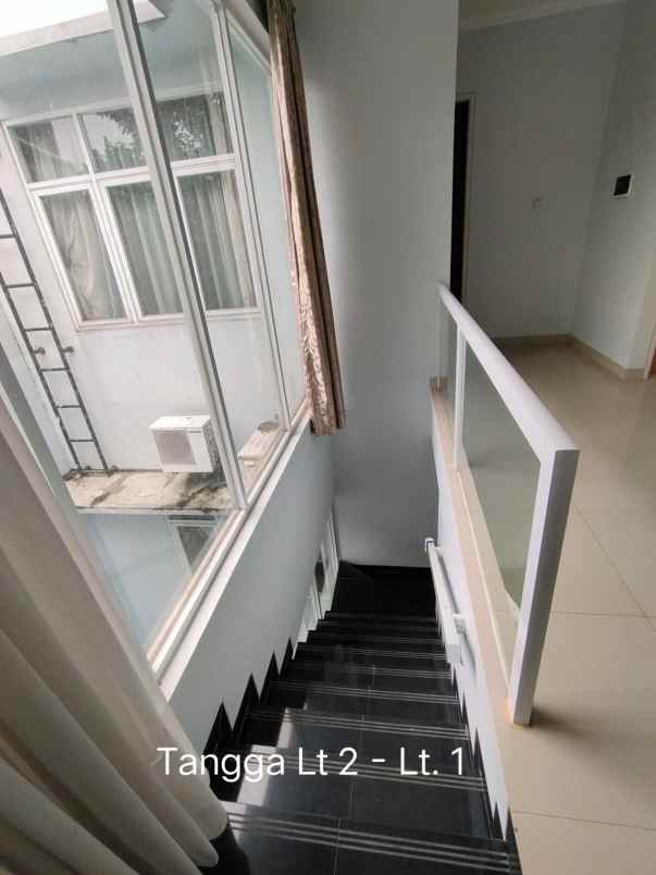 dijual rumah jl jagakarsa raya jakarta