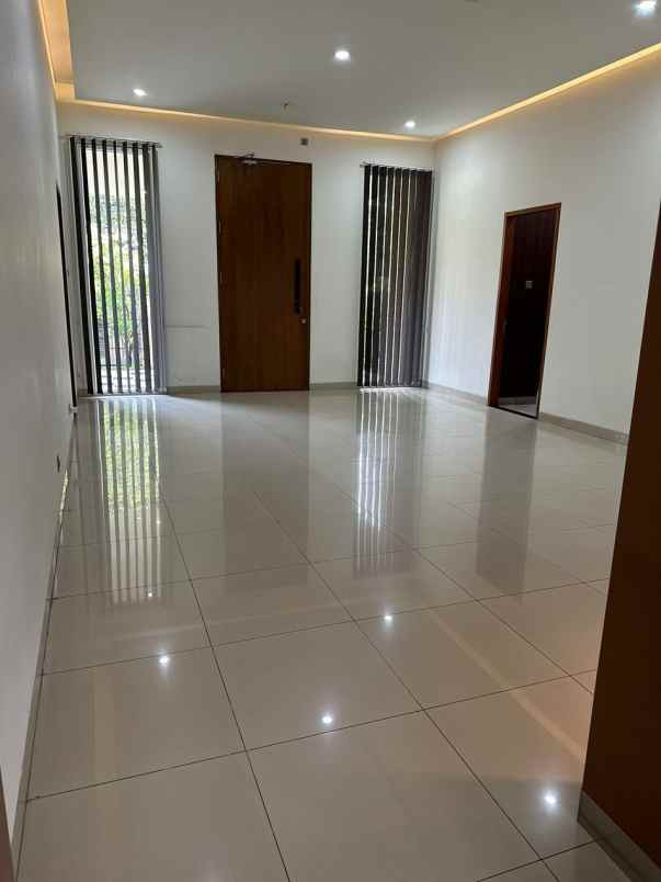 dijual rumah jl jombang pd aren banten