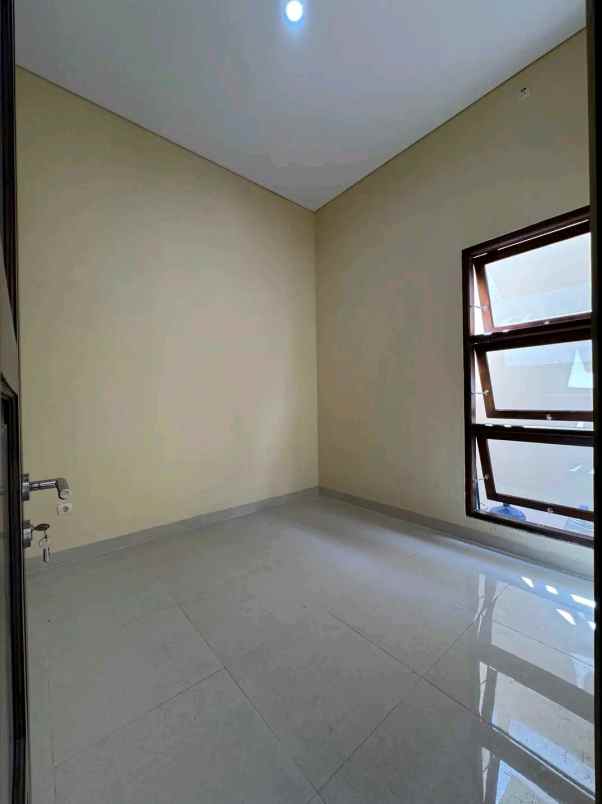 dijual rumah jl kaliurang km 12