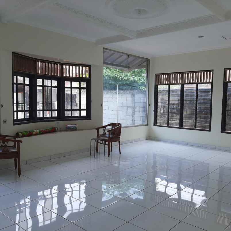 dijual rumah jl kelapa kopyor pondok