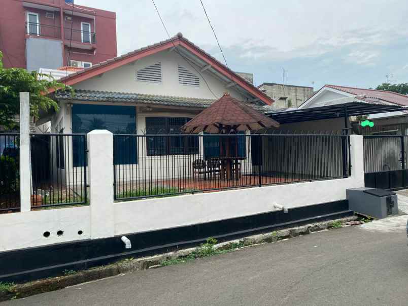 dijual rumah jl kelapa kopyor pondok