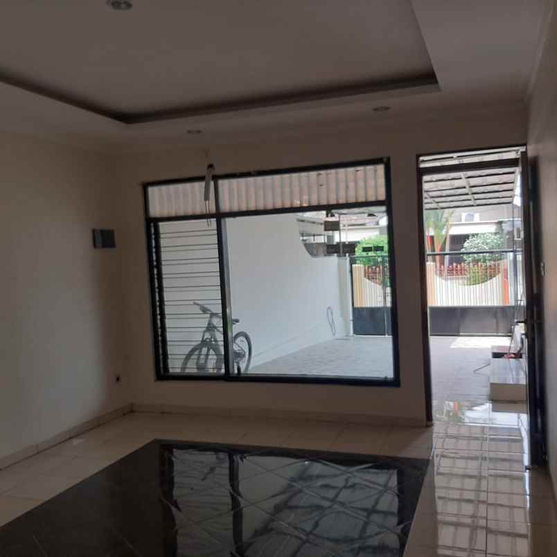 dijual rumah jl kelapa kopyor pondok