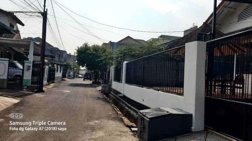 dijual rumah jl kelapa kopyor pondok