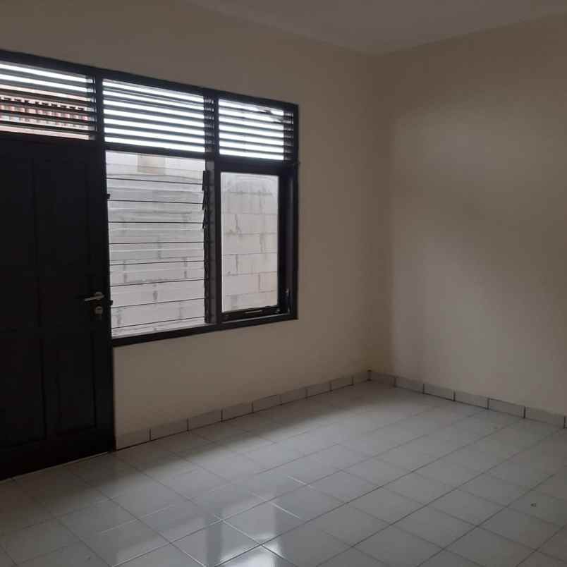 dijual rumah jl kelapa kopyor pondok