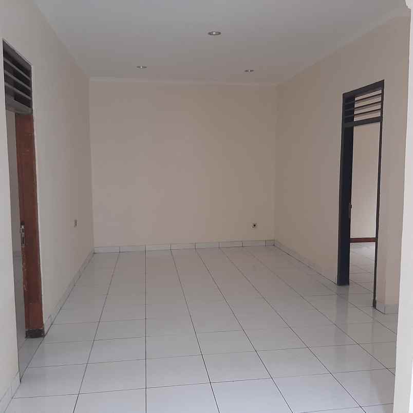 dijual rumah jl kelapa kopyor pondok