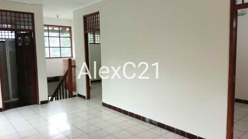 dijual rumah jl kemang jak sel