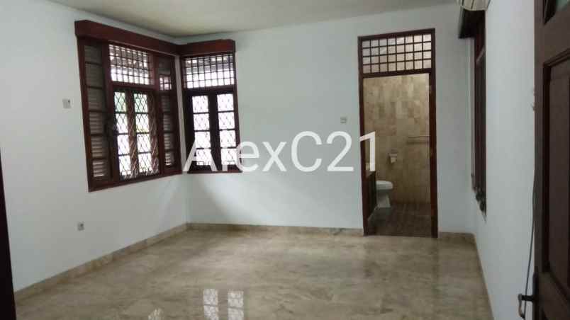 dijual rumah jl kemang jak sel