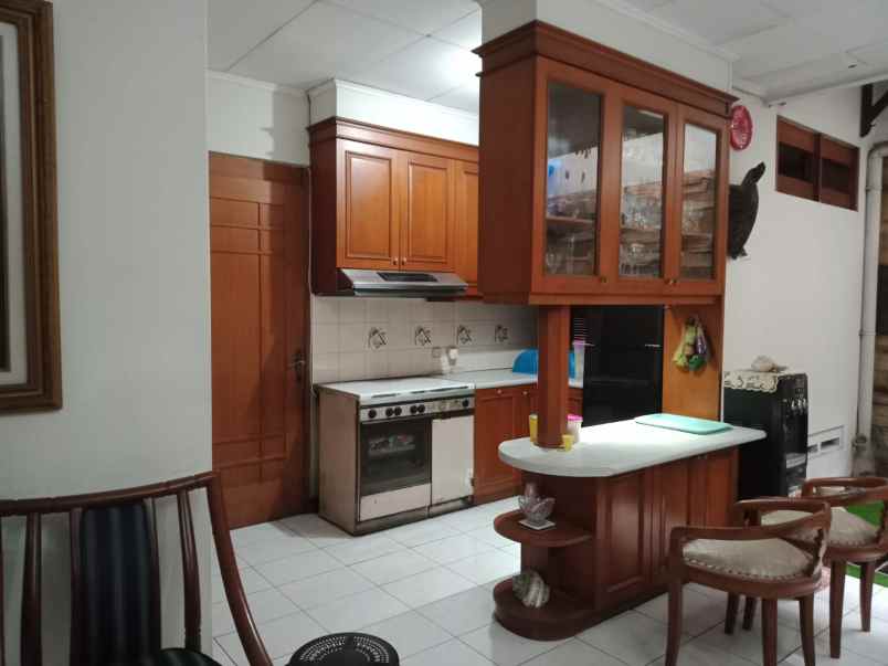 dijual rumah jl laut arafuru kav al