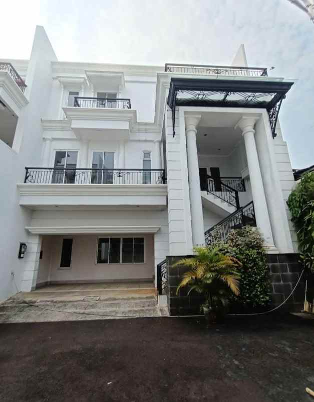 dijual rumah jl lebak bulus cilandak